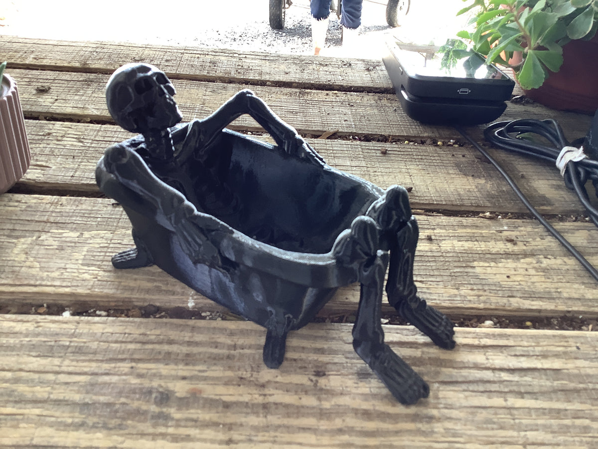 Skeleton planter
