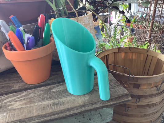 Soil scooper/shovel