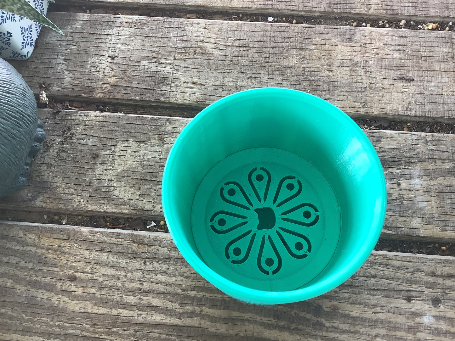 Monstera 5in wall hanging planter w/drip tray