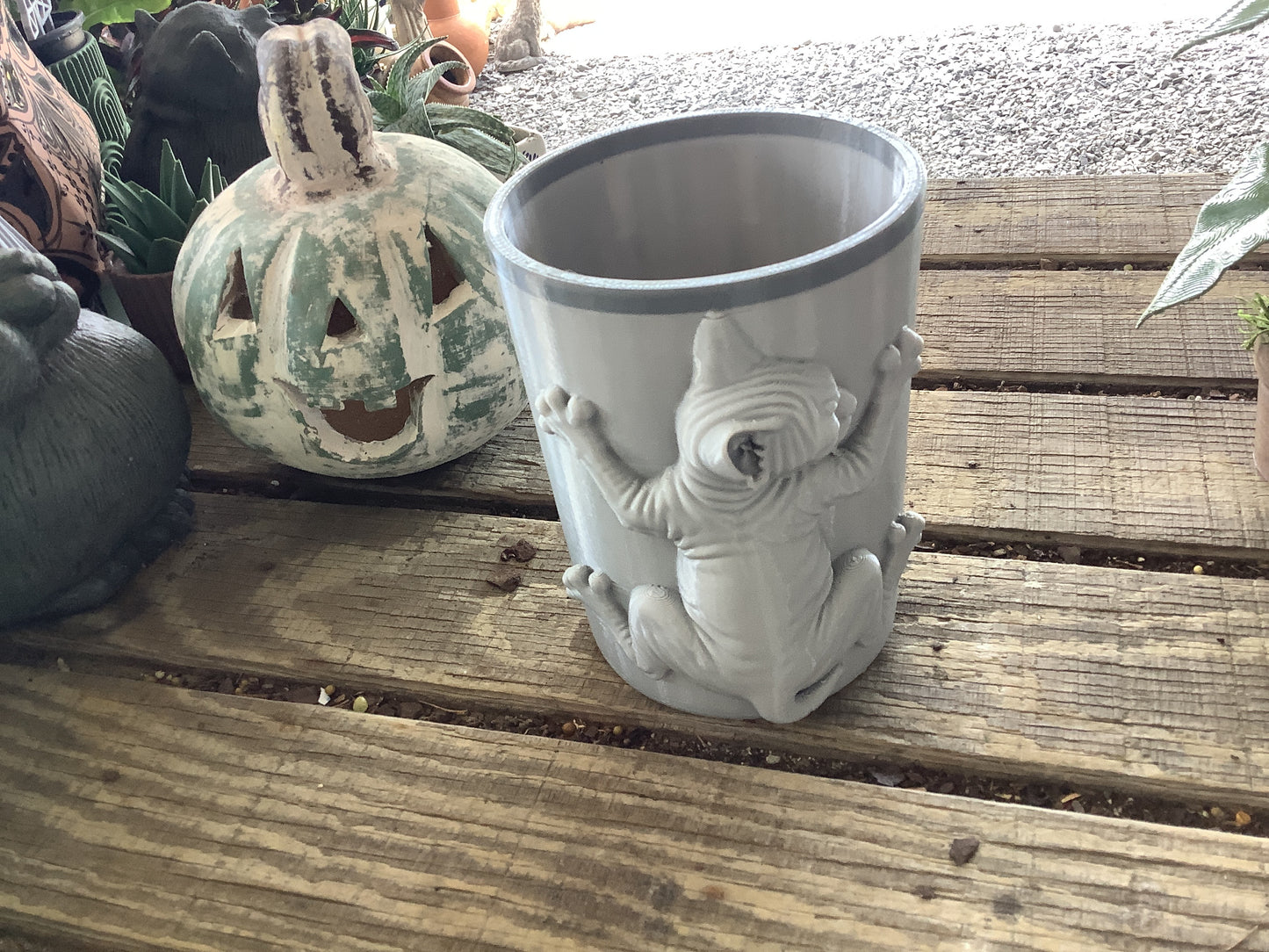 Sphynx cat planter