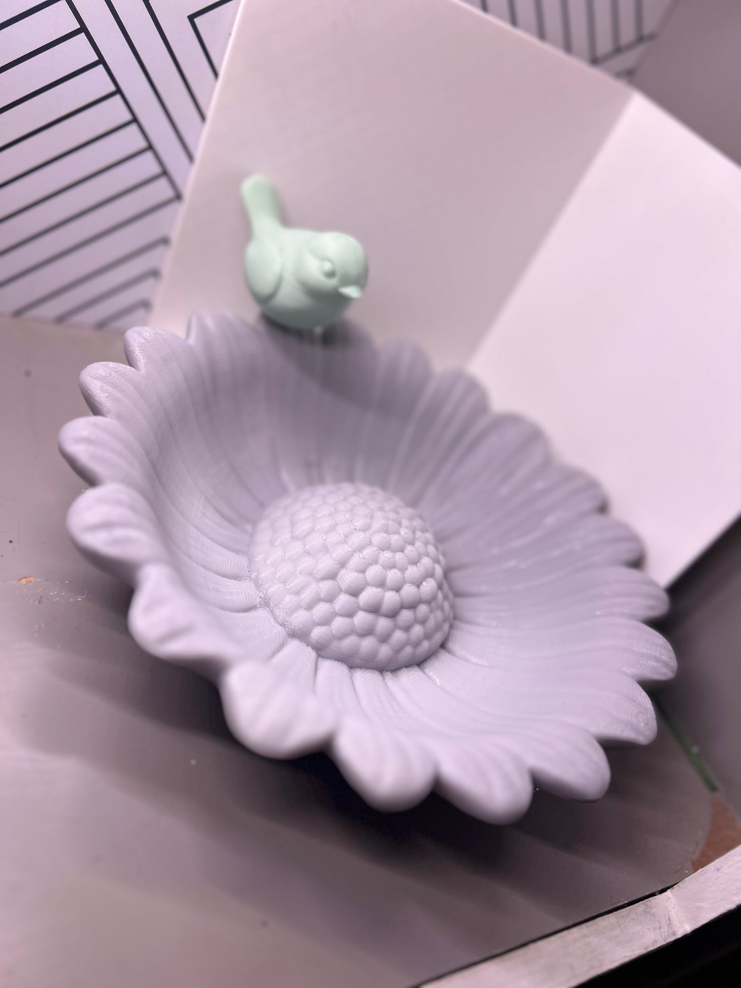 Tabletop Daisy Birdbath
